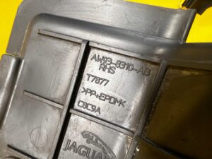 KIEROWNICA WLOTU POWIETRZA PRAWA JAGUAR XJ X351