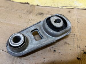 WSPORNIK MOCOWANIE PODUSZKA SILNIKA RENAULT MEGANE IV 1.6 DCI