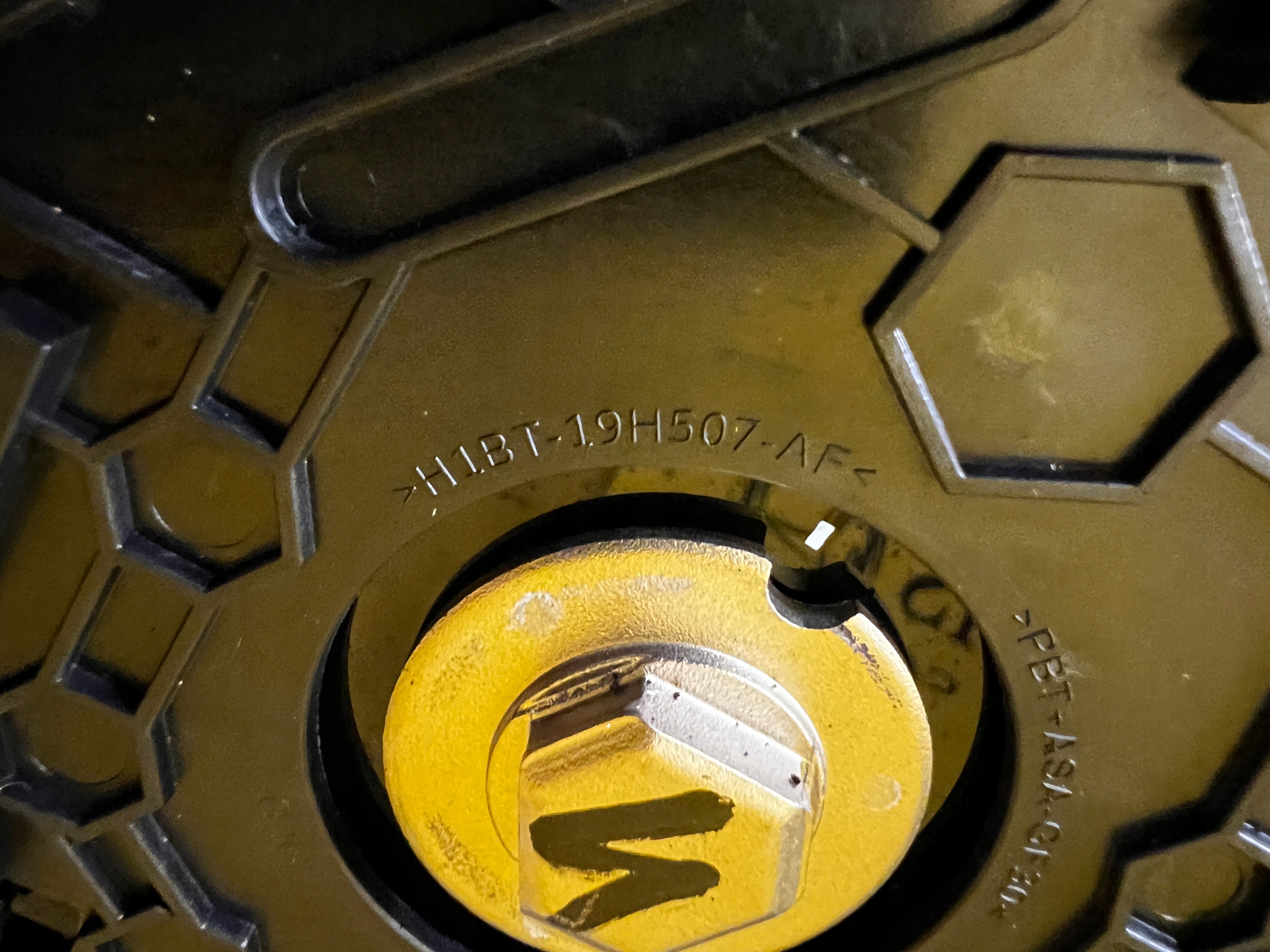 SZYBA CZOŁOWA GRZANA SENSOR FORD FIESTA MK8 20R