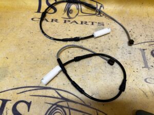 CZUJNIK ZUŻYCIA KLOCKÓW HAMULCOWYCH BMW X1 E84 NOWY OEM