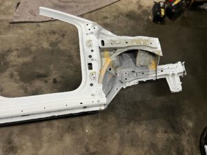 ĆWIARTKA BŁOTNIK PODŁUŻNICA PRÓG PRAWY BOK DACIA SANDERO STEPWAY III 2023R