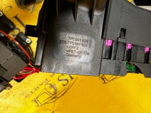 SKRZYNKA BEZPIECZNIKÓW PORSCHE CAYENNE 7P5 LIFT 4.2D