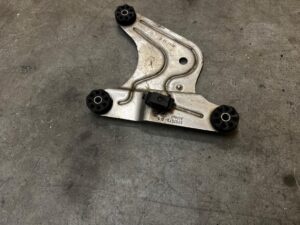 WSPORNIK MOCOWANIE POMPY ABS BMW 5 F07 F10 F11