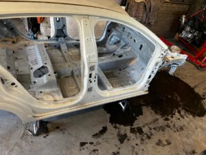 ĆWIARTKA KASTA BŁOTNIK PODŁUŻNICA PRÓG DACH TYŁ DACIA SANDERO III 3