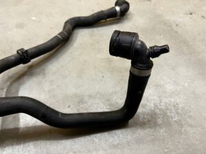 RURKA PRZEWÓD WĄŻ WODY UKŁADU CHŁODZENIA BMW M5 F90