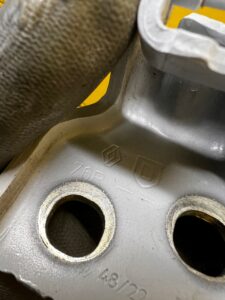 KOMPLET ZAWIASY DRZWI GÓRNY DOLNY DACIA SANDERO III 2023R