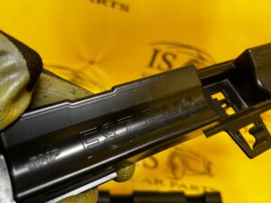 PRAWE MOCOWANIE ŚLIZG LISTWA PROGU BMW F87 M2 RH2