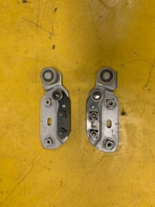 ROLKA PROWADNICY ZAWIAS DRZWI LEWY NISSAN E-NV200