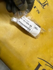 LISTWA BŁOTNIKA TYŁ PRAWA PRAWY BMW 5 E34 NOWA OEM