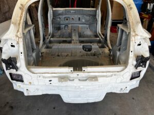 ĆWIARTKA KASTA BŁOTNIK PODŁUŻNICA PRÓG DACH TYŁ DACIA SANDERO III 3