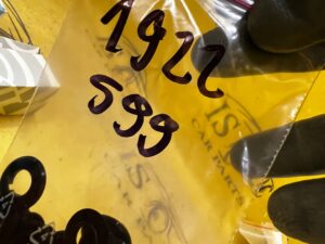 5 X PODKŁADKA MOCOWANIA LISTWY PROGOWEJ BMW 3 E30 5 E28 E34 6 E24 NOWA OEM