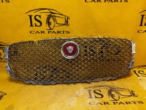 ATRAPA GRILL ZNACZEK LOGO EMBELMAT JAGUAR XJL X351