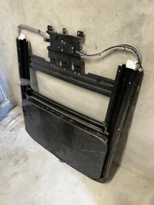 AUDI A8 D4 4H BEŻOWY SZYBA DACHU SZYBERDACH