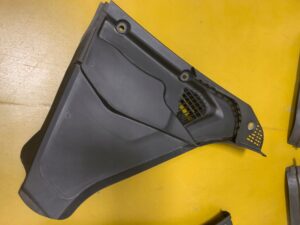 PRAWA OSŁONA TRÓJKĄT PODSZYBIA BMW F10 F11