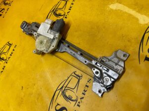 MECHANIZM PODNOŚNIK SZYBY TYŁ LEWY PEUGEOT 308 II T9