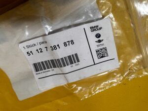 OSŁONA ZAŚLEPKA UCHA HOLOWNICZEGO ZDERZAKA TYŁ BMW i3 I01 NOWA OEM