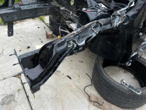 ĆWIARTKA PODŁUŻNICA SŁUPEK LEWY PRZÓD FORD ESCAPE MK4 USA 2020