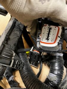 WIĄZKA KOMORY SILNIKA NISSAN LEAF I ZE0