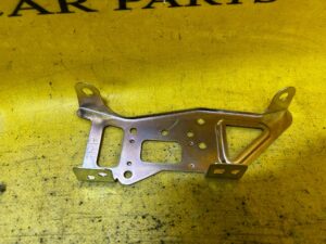 UCHWYT WSPORNIK MOCOWANIE BLACHA TOYOTA HILUX VIII 8