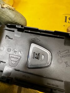 KLUCZYK PILOT KARTA DACIA JOGGER