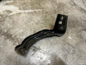 WSPORNIK MOCOWANIE ZDERZAKA TYŁ PRAWY VOLKSWAGEN GOLF VIII HB