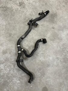 RURKA PRZEWÓD WĄŻ WODY UKŁADU CHŁODZENIA BMW M5 F90