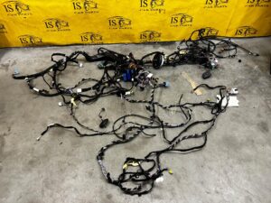 WIĄZKA DESKI PASA PRZEDNIEGO WNĘTRZA KOMORY DACIA SANDERO STEPWAY III 2023R