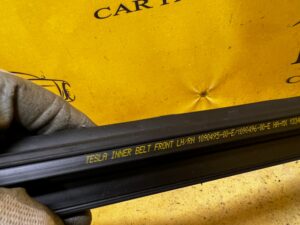 USZCZELKA DRZWI PRZÓD PRAWY LEWY TESLA MODEL 3 PRZEDLIFT