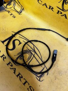 CZUJNIK KLOCKÓW HAMULCOWYCH BMW F22