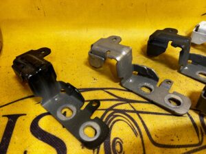 MOCOWANIE BŁOTNIKA PASA PRZÓD PRAWY RENAULT MEGANE IV TALISMAN ESPACE V