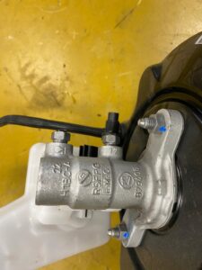 POMPA HAMULCOWA SERWO ZBIORNICZEK FORD FIESTA MK8