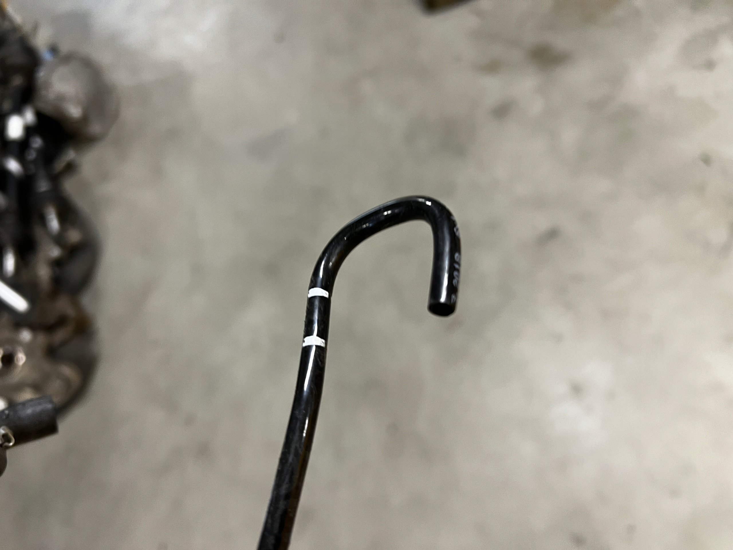 PRZEWÓD RURKA PODCIŚNIENIA RANGE ROVER VELAR L560 2.0D