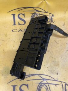 SKRZYNKA BEZPIECZNIKÓW LAND ROVER L462 DISCOVERY V