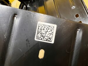 BLACHA OSŁONA WSPORNIK MOCOWANIE ŁAPA TESLA MODEL 3 PRZEDLIFT