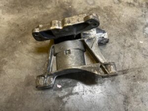 ŁAPA MOCOWANIE PODUSZKA SILNIKA CITROEN PEUGEOT 1.6 THP