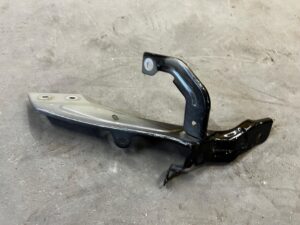 WSPORNIK MOCOWANIE BŁOTNIKA PRZÓD LEWY RENAULT MEGANE IV