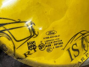 SZYBA CZOŁOWA GRZANA SENSOR FORD FIESTA MK8 20R