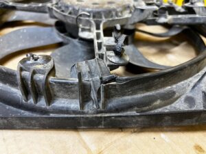 WENTYLATOR CHŁODNIC DACIA DOKKER