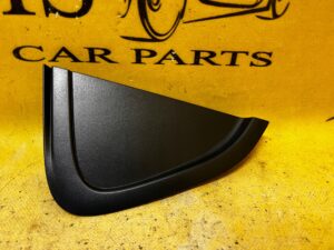 OSŁONA ZAŚLEPKA TRÓJKĄT BŁOTNIKA PRAWA DACIA SANDERO III 2021R