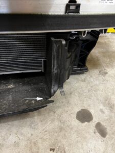 KOMPLETNY PAS PRZEDNI PRZÓD CHŁODNICE RADAR GENESIS GV70 2.5L