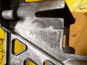 STELAŻ UCHWYT MOCOWANIE RADIA KONSOLI PORSCHE CAYENNE II 7P5 LIFT 92A