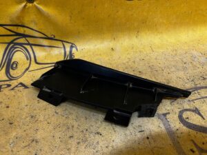 LISTWA ZDERZAKA TYŁ LEWA RANGE ROVER EVOQUE II L551