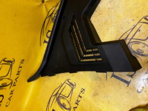 PRAWA OSŁONA PODSZYBIE GÓRNE GENESIS GV70