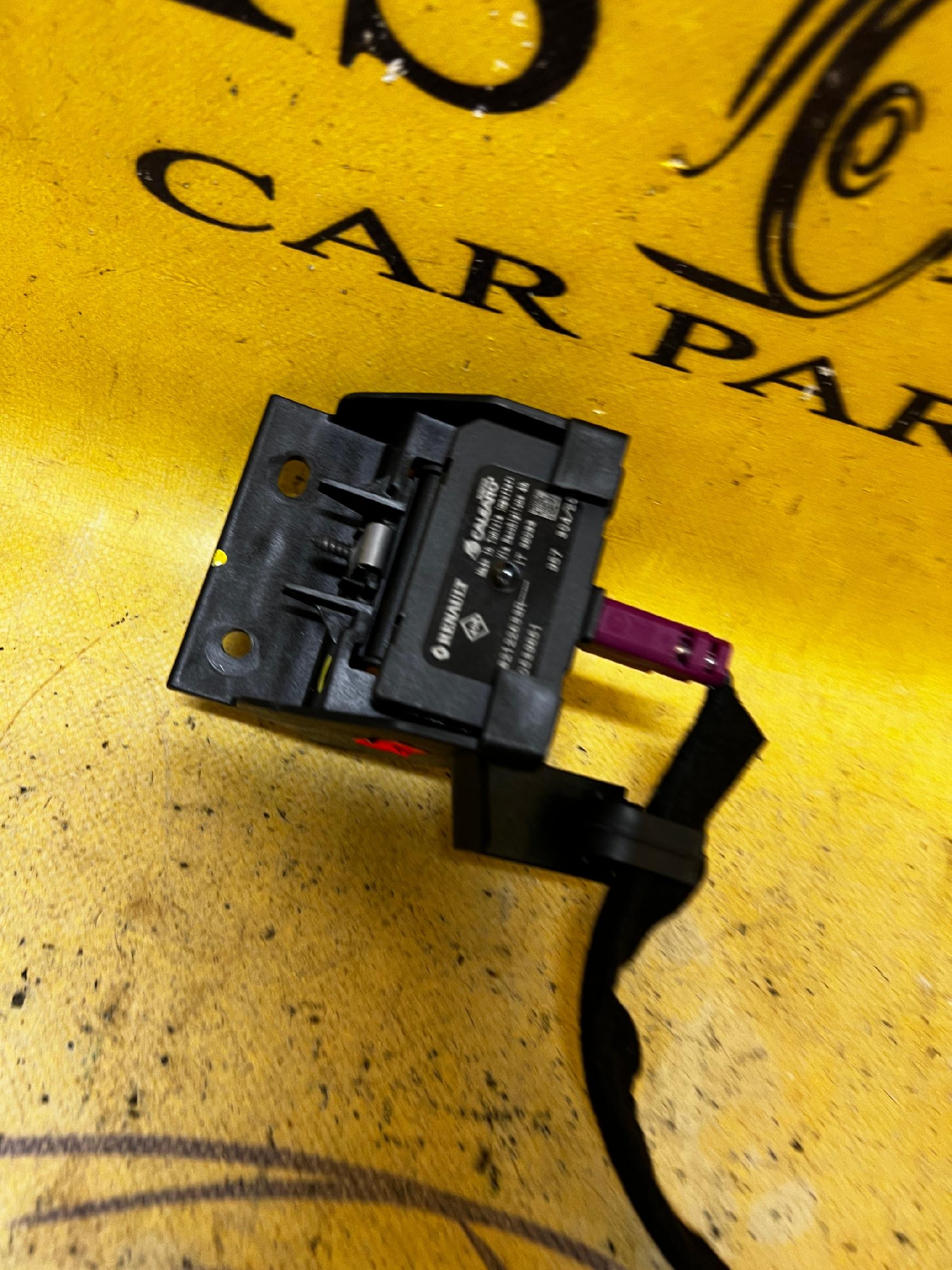 MODUŁ ANTENY WIĄZKA DACIA SANDERO III 2021R