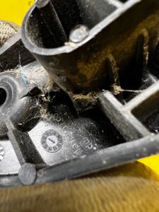 WSPORNIK MOCOWANIE ZDERZAKA DOLNY TYŁ LEWY RANGE ROVER EVOQUE L538