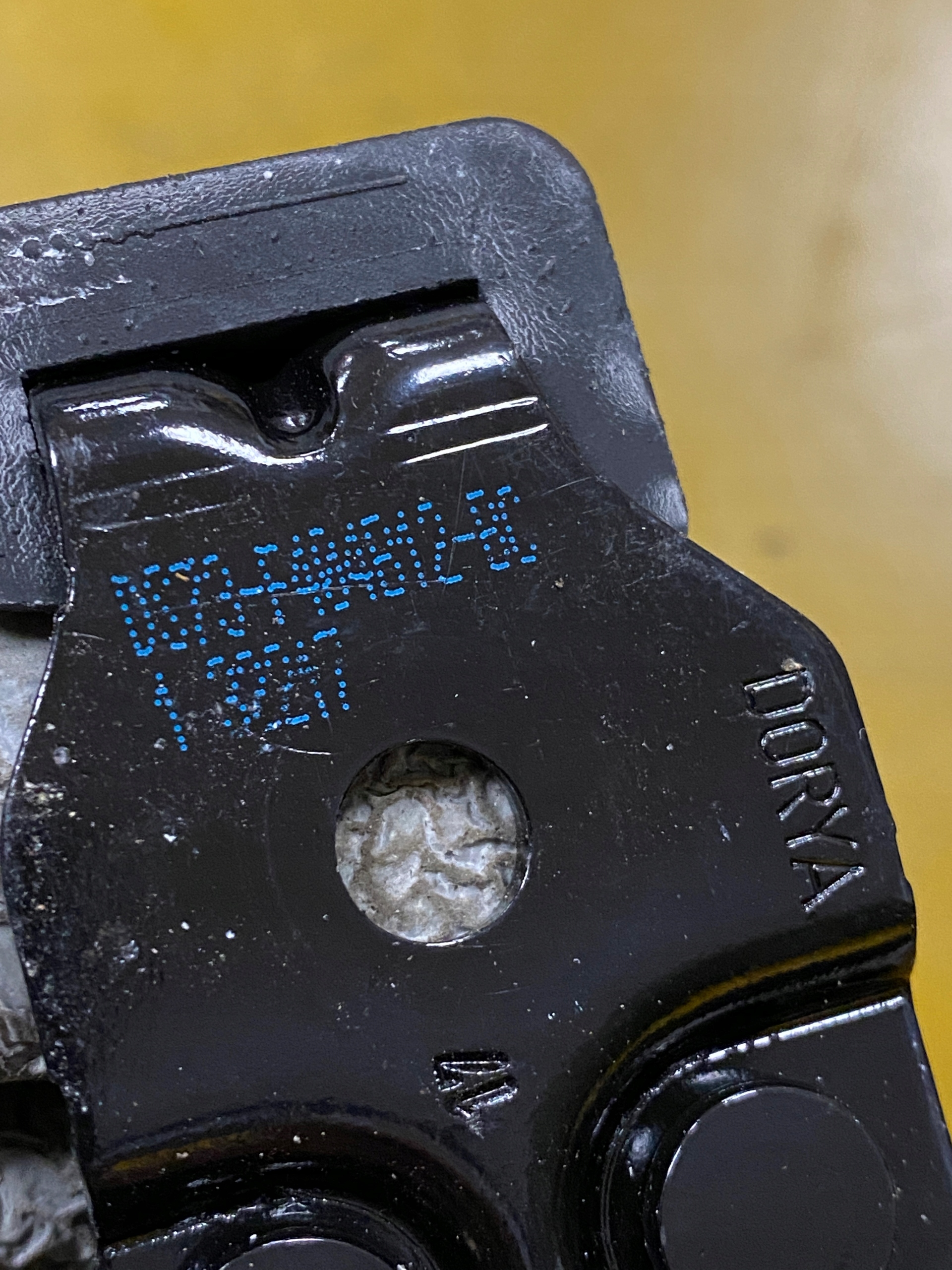 RYGIEL TYLNEJ KLAPY TYŁ BAGAŻNIKA FORD FIESTA MK8