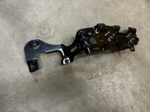 WSPORNIK BLACHA MOCOWANIE UCHWYT LEWY LAND ROVER DISCOVERY 5 V L462