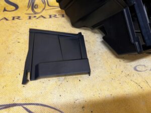 OBUDOWA SKRZYNKA BEZPIECZNIKÓW DACIA SANDERO STEPWAY III 2023R