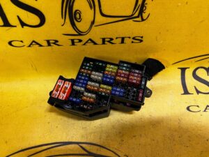 SKRZYNKA BEZPIECZNIKÓW BEZPIECZNIKI PORSCHE CAYENNE 7P5 7P0