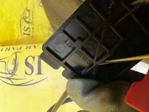 LINKA CIĘGNO MASKI MERCEDES A A250 W176 B B180 W246